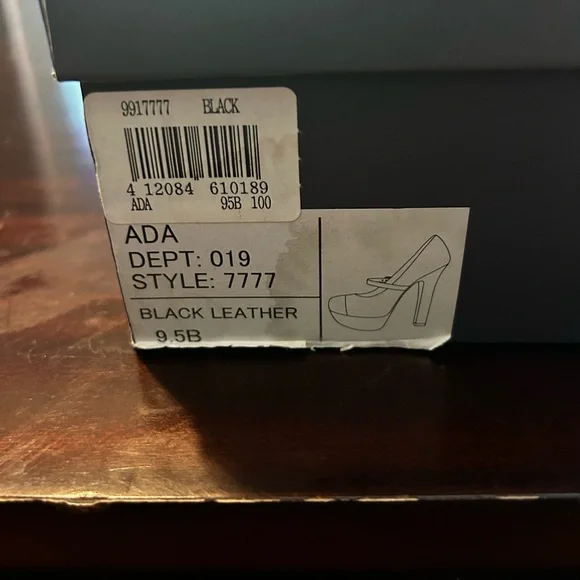 H by Halston Vintage Mary Jane Heels. - Picture 5 of 7